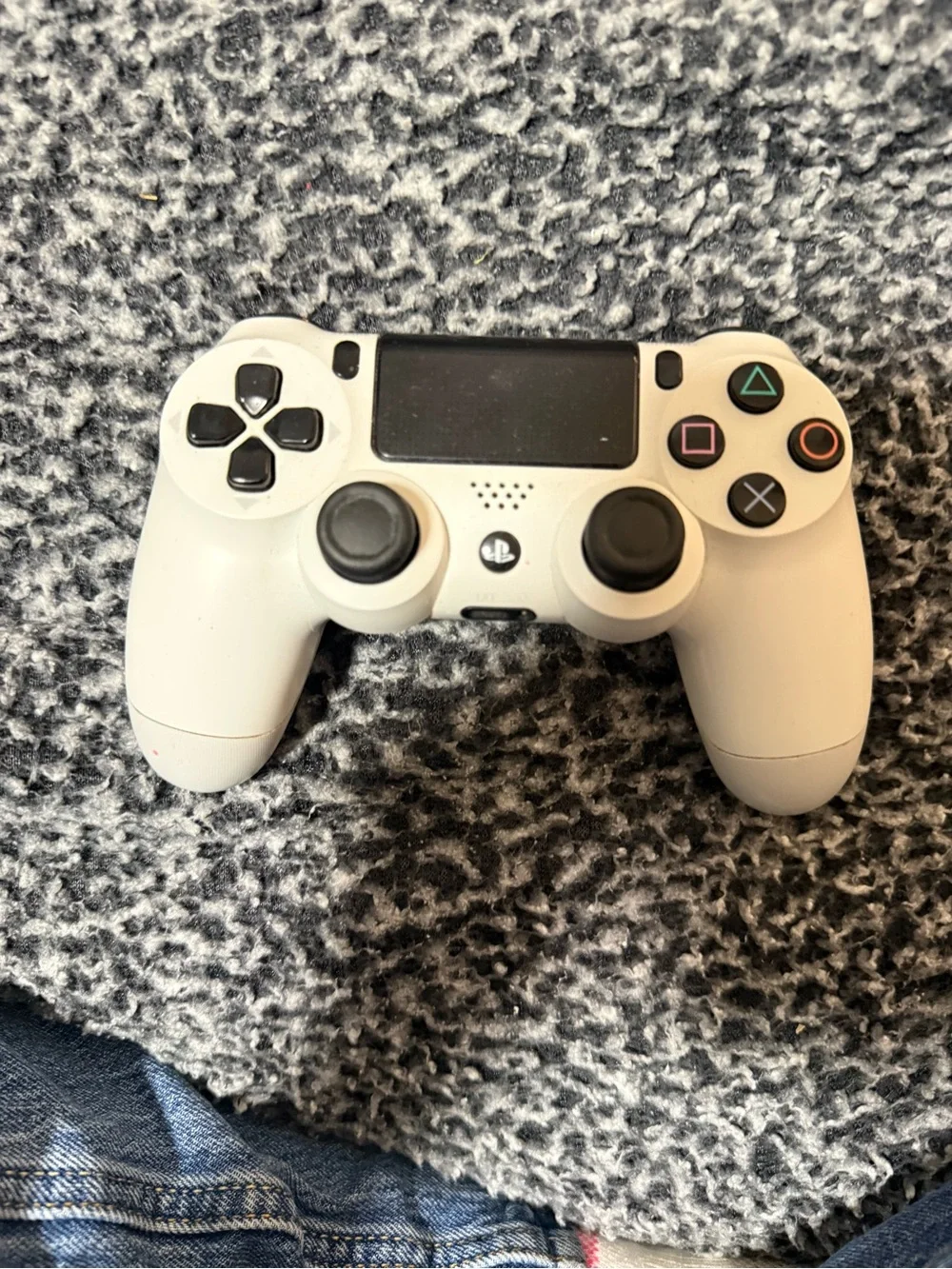Sony DualShock 4 Wireless Controller - White with Black Buttons